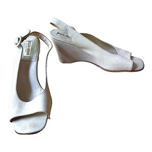 Vintage Giorgio Armani Tan Textured Leather Slingback Wedges Heels‎